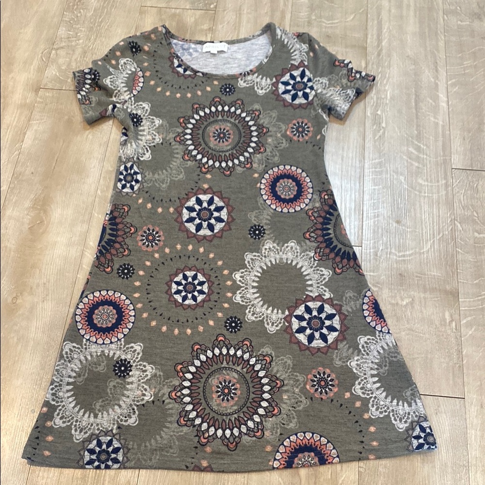 APRICOT T Shirt Dress Designs Size 6 US Small Floral